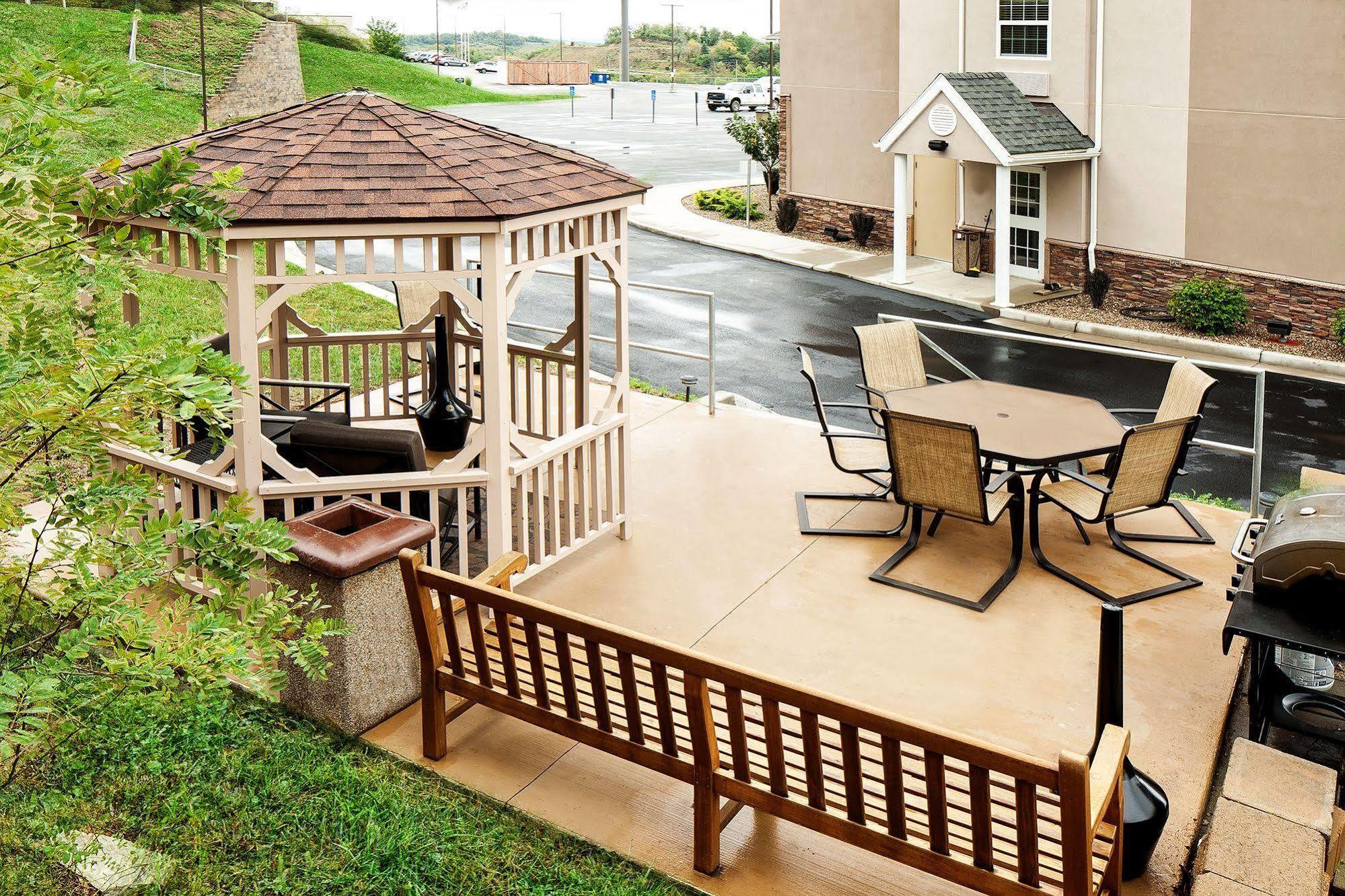 Microtel Inn & Suites By Wyndham St Clairsville - Wheeling St. Clairsville Εξωτερικό φωτογραφία